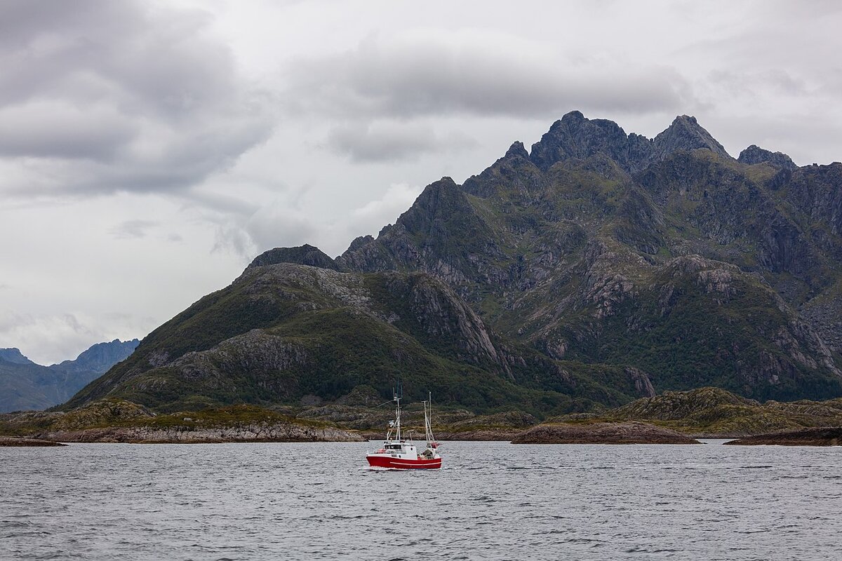Fishing boat in Svolvær harbour, Lofoten